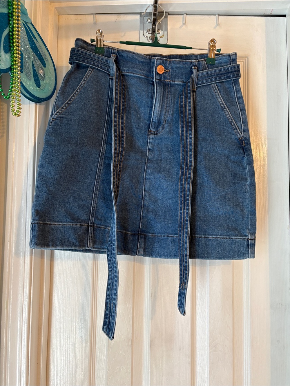 NWOT Lauren Conrad women’s jean skirt size medium.